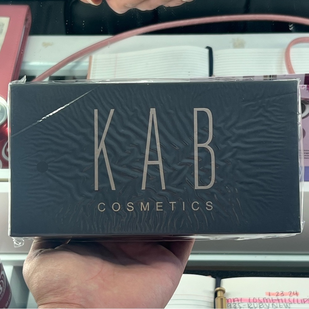 KAB Comsetics: Lip Kit (Just 4 U) - Picture 3 of 5